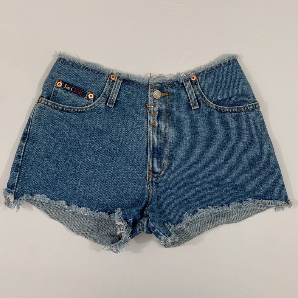mid-rise frayed shorts